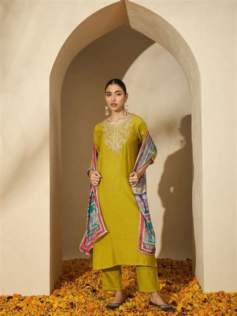 Embroidered Three Quarter Sleeves Kurta Trouser & Dupatta – BANDIA