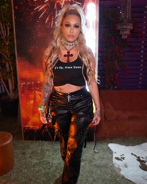 Bunnie Xo - Age, Height, Net Worth, Boyfriend, Bio, Facts, Wiki