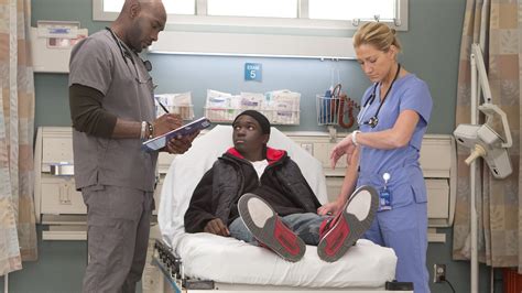 Watch Nurse Jackie Season 5 Episode 6: Walk of Shame - Paramount+ Ireland