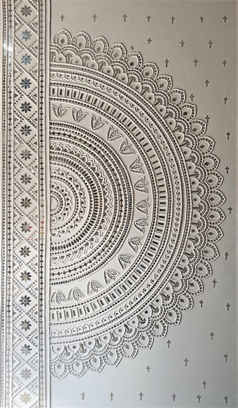 Buy Traditional Beige Lippan Kaam| Traditional Mud and Mirror Wall Décor