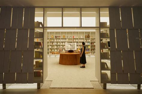 俞挺新作全上海最神秘的书店——二酉书店 - 土木在线