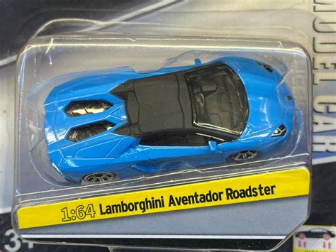 CCA 1:64 Lamborghini Aventador Roadster Blue – Inhabit