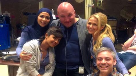 प्रियंका चोपड़ा ने अमेरिकी सीरियल 'क्वांटिको' की शूटिंग पूरी की ...