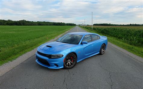 Dodge Charger SRT 392 2016 : apprêté à la sauce 1970 - Guide Auto