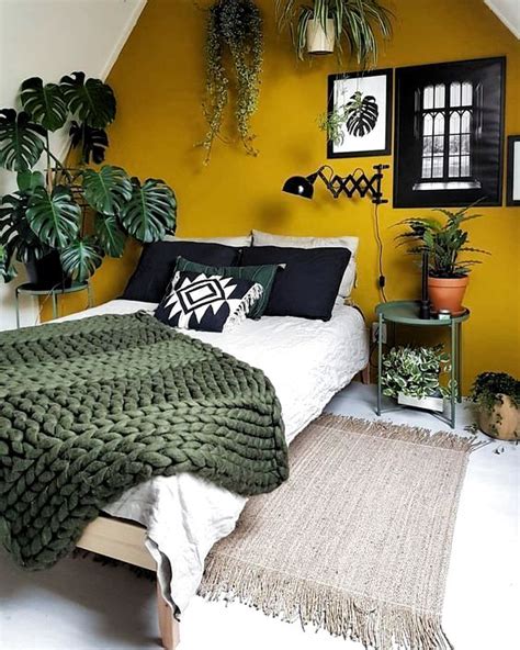 green and yellow bedroom decor