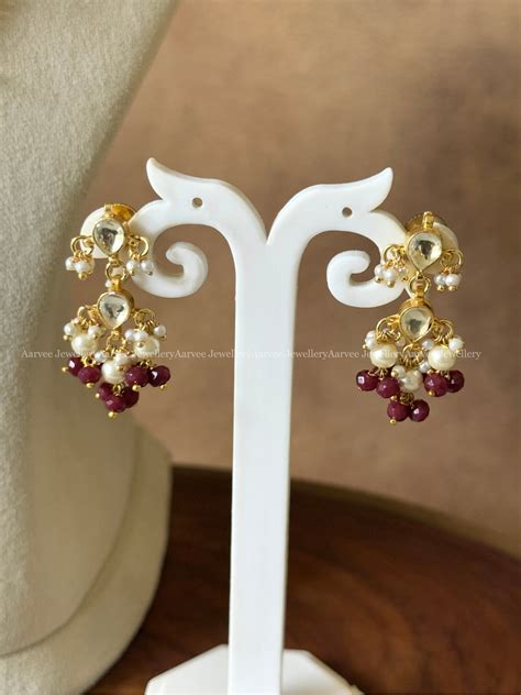 MINIMAL POLKI KUNDAN LAYERED CHAIN SET WITH WHITE STONE & MAROON BEADS ...