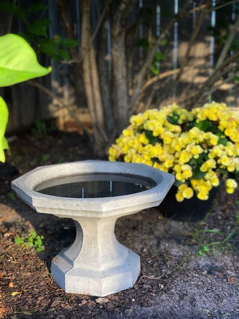 Hansen's Garden Ornaments-Bird Baths