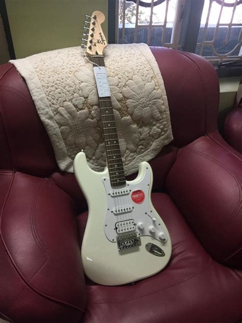 Fender Squier Sonic Stratocaster Electric Guitar – BAJAAO.COM