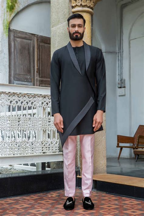 BLACK ASYMMETRICAL KURTA – Arjuun Kilachand
