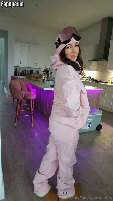 Alinity Feet Nude OnlyFans Leaks - Photo #3957137 - Fapopedia