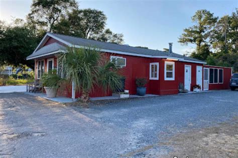 10 BEST Oak Island Restaurants (NC) - Lost In The Carolinas