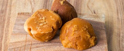 Jaggery Vs. Honey Vs. Stevia