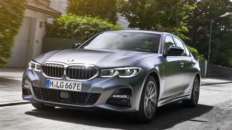 2022 BMW 3-Series Buyer's Guide: Reviews, Specs, Comparisons