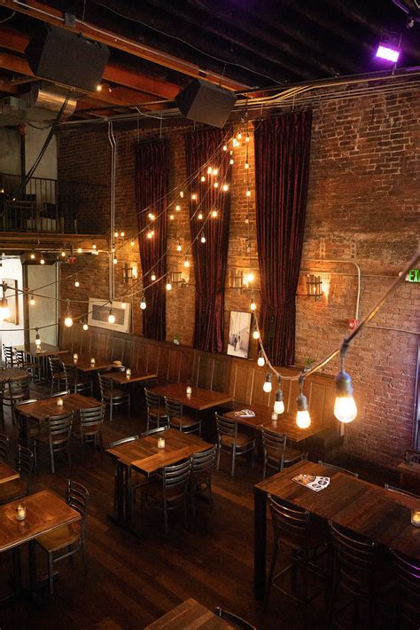 Gray's on Main in Franklin Shines with Fabulous Food, Music & History