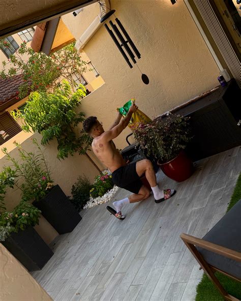 Julian Mireles (@flexibleshorty) • Instagram photos and videos