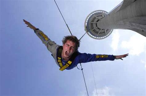 从233米高空一跃而下，在澳门挑战世界最高蹦极_沙漠玫瑰__新浪博客