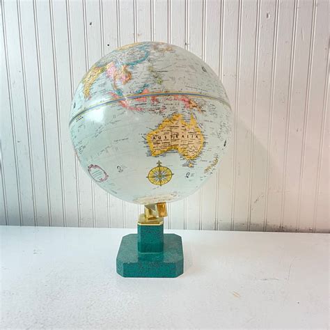 Vintage World Globe 的图像结果