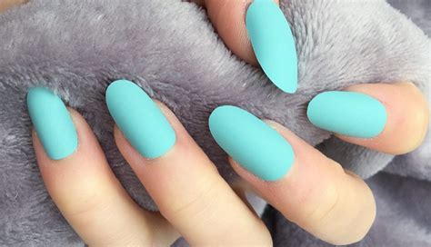 5 Trending Nail Colors You Need To Try - lifeberrys.com