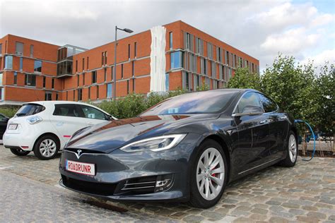 Tesla Model S P100D Drives for Over 900 Km (560 Miles) on One Charge - autoevolution