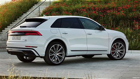 Fotos de Audi Q8 60 TFSI e quattro S line 2021