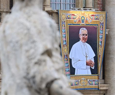 Pope Francis beatifies 'smiling' John Paul I | Inquirer News