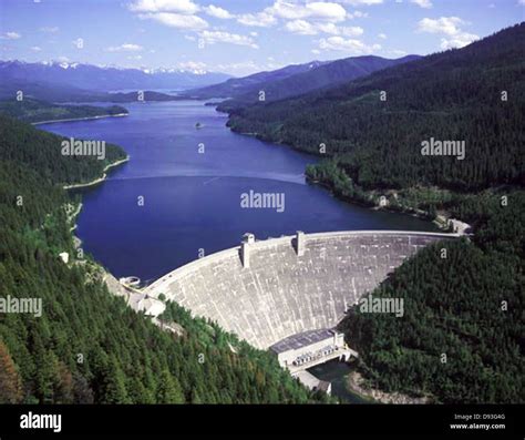 Hungry horse dam hi-res stock photography and images - Alamy