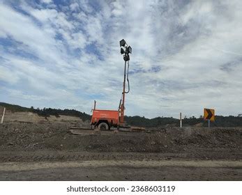 Portable Led Light Tower Construction Site Stock Photo 2368603119 | Shutterstock