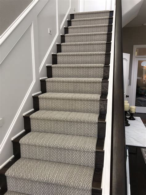 This herringbone carpet stair runner is stair goals! Gorgeous patterned ...