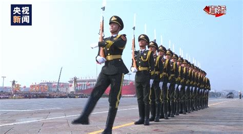 【十个瞬间】七十周年国庆大阅兵，中国让全世界瞩目！_方队