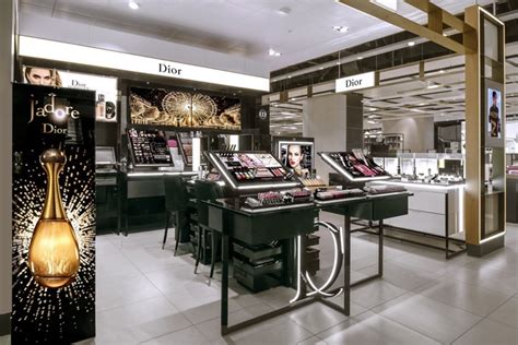 Dior Beauty-Hotspot 化妆品店设计 – 米尚丽零售设计网-店面设计丨办公室设计丨餐厅设计丨SI设计丨VI设计