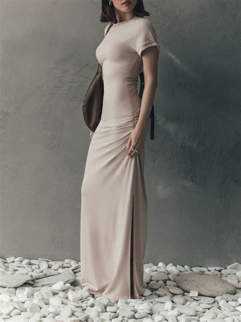 Fitted maxi dress with short sleeves :: LICHI - Online fashion store