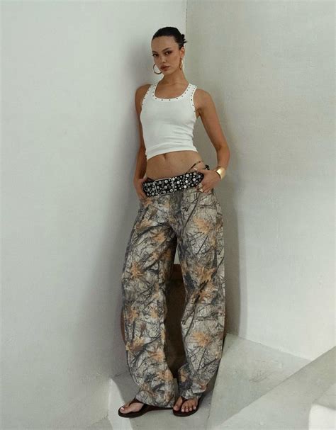 Wide leather effect belt with studs - Women | Bershka