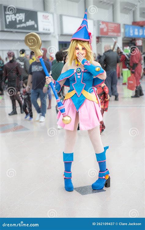 Dark Magician Cosplay