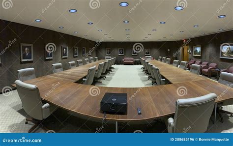 Meeting Room Example Board 的图像结果