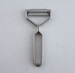 細千切りピーラー Peeler,extra fine Julienne | ヨシタ手工業デザイン室