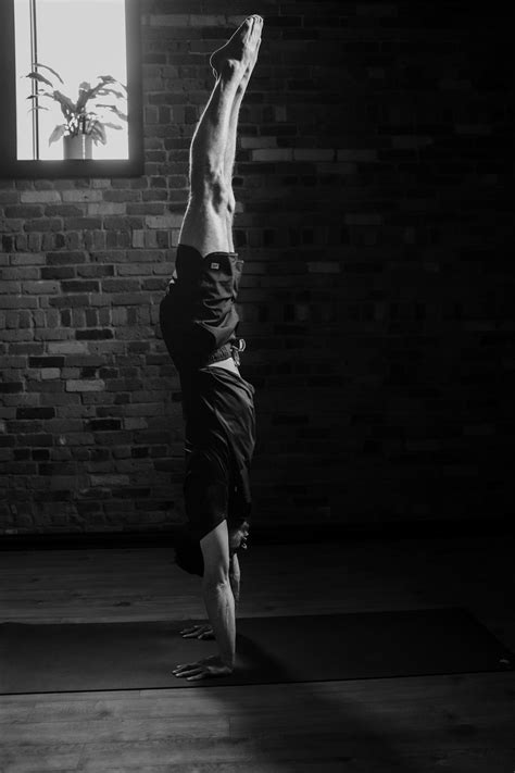 Handstands for beginners, 298 Elgin St, Ottawa, 25 May 2024 | AllEvents