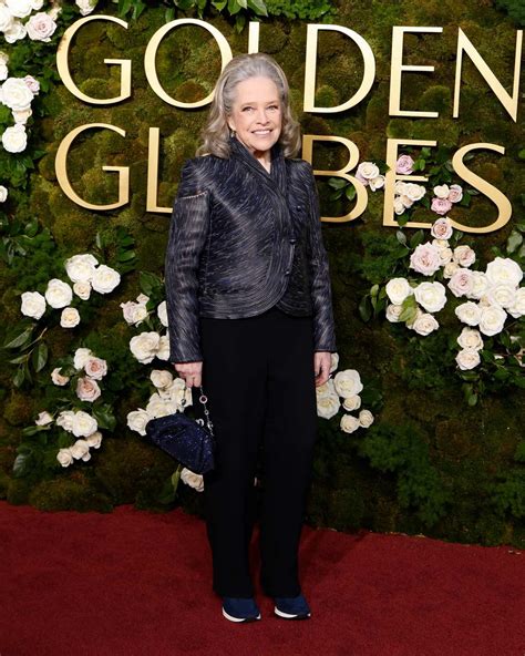 Kathy Bates labeled iconic for ripping her acceptance speech after ...