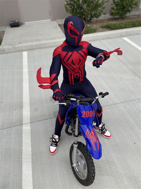 Spider Man 2099 Costume