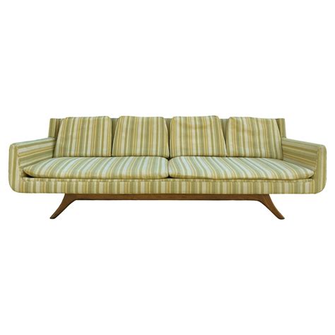 Beautiful Mid-Century Modern Sofa at 1stDibs