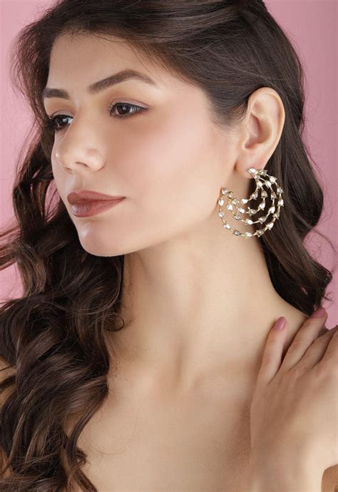 Rubans Offers Finest Quality Earrings Collection Online.