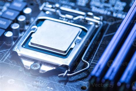 CPU Inside a Computer 的图像结果