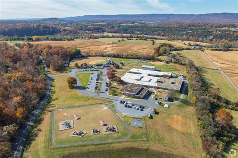 Toms Brook, VA City Guide | About Living in Toms Brook - Homes.com