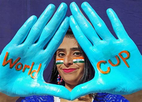 સ્ટેચ્યુ ઓફ યુનિટી ખાતે વર્લ્ડ કપની ટ્રોફી પ્રદર્શન માટે મુકાઈ ...