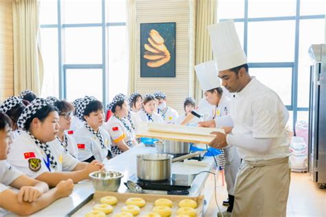 烘焙培训班一般多少钱_学西点_陕西新东方烹饪学校
