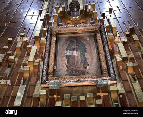 Original image of the Virgin of Guadalupe in the Basilica of Guadalupe ...
