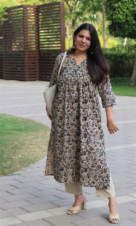 Cotton Handblock Kalamkari Beige & Blue Pleated Kurta – Baareeki