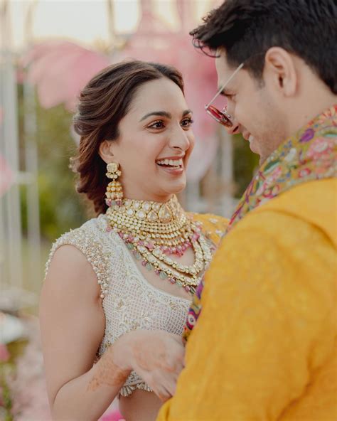 Kiara Advani gives an ode to bohemian chic beauty for her mehendi ...