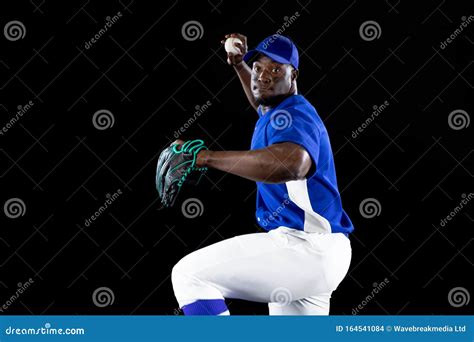 Baseball Pitcher Front View 的图像结果