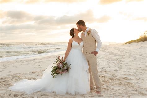 Why plan a destination beach wedding to Alabama? | Paradise Beach Weddings
