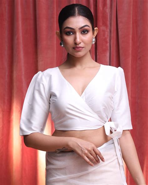 Indethnic White Daily Wear V-Neck Short Sleeves Blouse(DESIGNER SAREE